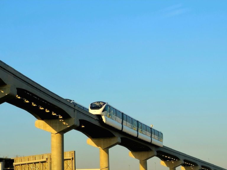 بالتزامن مع قرب افتتاح مونوريل العاصمة الإدارية .. هيل إنترناشيونال شريكا إستراتيجيا فى المشروعات القومية العملاقة فى مصر IMG 20251108 WA0034