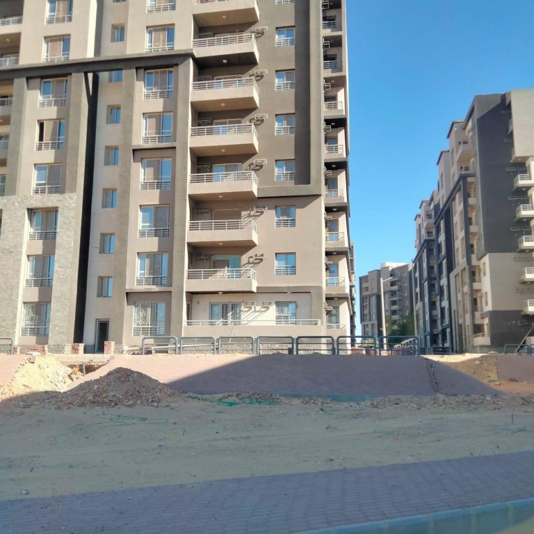 موقف تنفيذ عددٍ من المشروعات الجارية بـ5 مدن جديدة بالصعيد IMG 20251231 WA0008