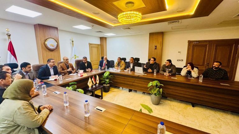 وزيرة الإسكان تتابع مستجدات توفيق الأوضاع بالأراضي المضافة لمدينتي “العبور الجديدة والشروق” IMG 20260329 WA0041