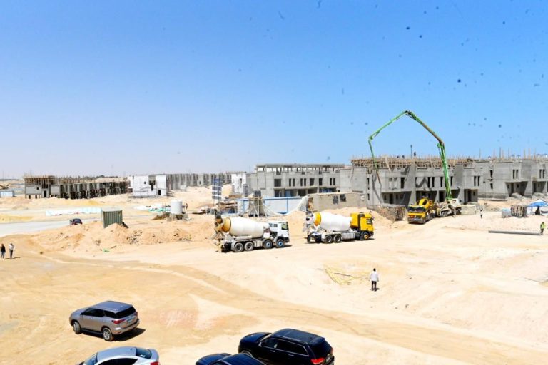 وزيرة الإسكان تتفقد مشروعات البحيرات الجنوبية “نيو مارينا” IMG 20260405 WA0011