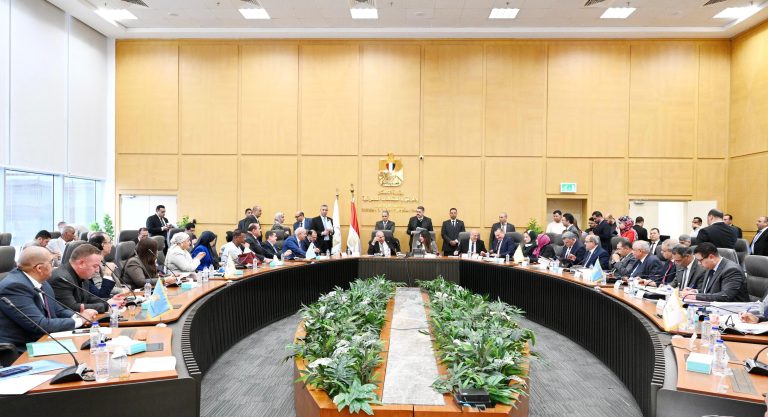 وزيرة الإسكان تلتقي بأعضاء مجلس النواب لبحث مطالب المواطنين بدوائرهم ومناقشة أهم الملفات IMG 20260408 WA0005